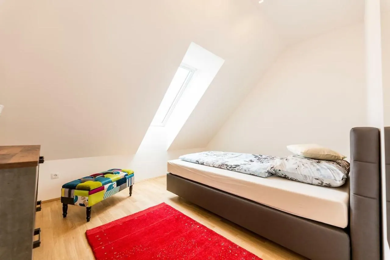 Große Dachgeschosswohnung im Herzen von Graz